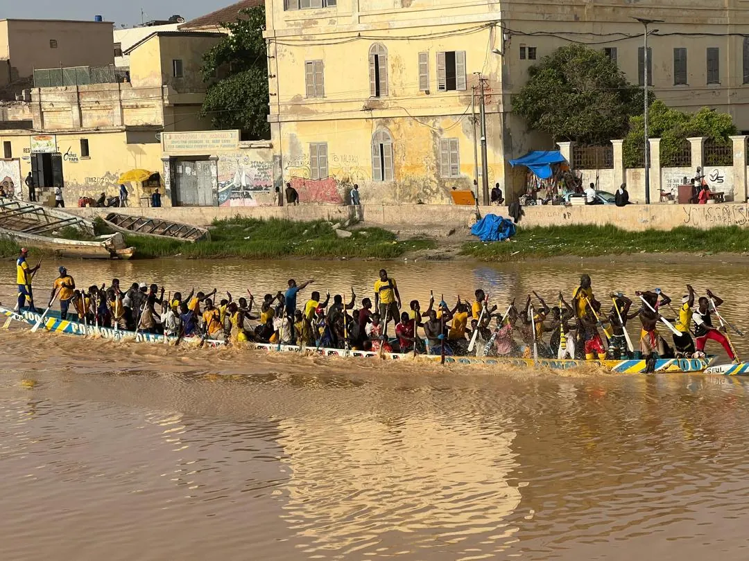 Pirogue race in Saint-Louis