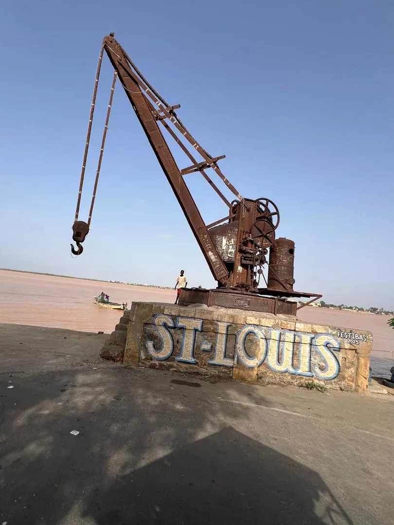 La grue du quai à Saint-Louis